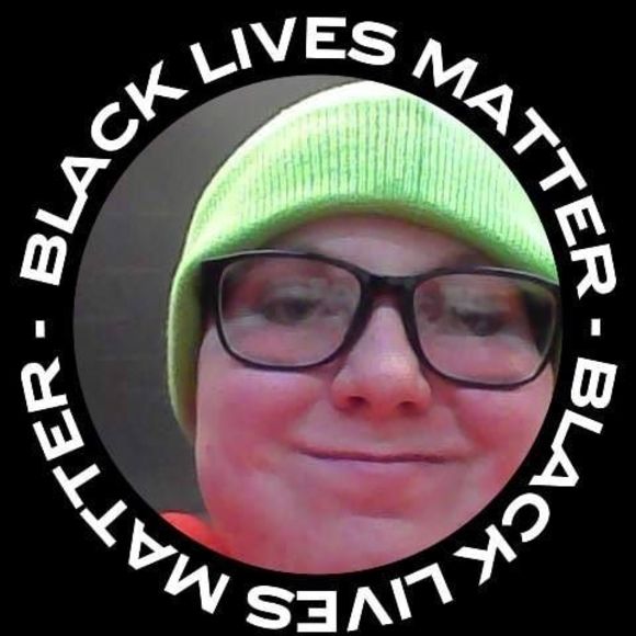 Profile Picture of Anna Longfield (@annalongfield) on Poshmark