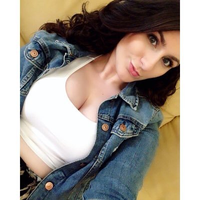 Profile Picture of Amber Knigge (@AmberKnigge) on Twitter