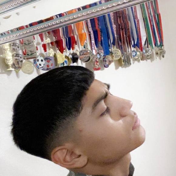 Profile Picture of Cristian Valencia ramirez (@cris_andale10) on Poshmark