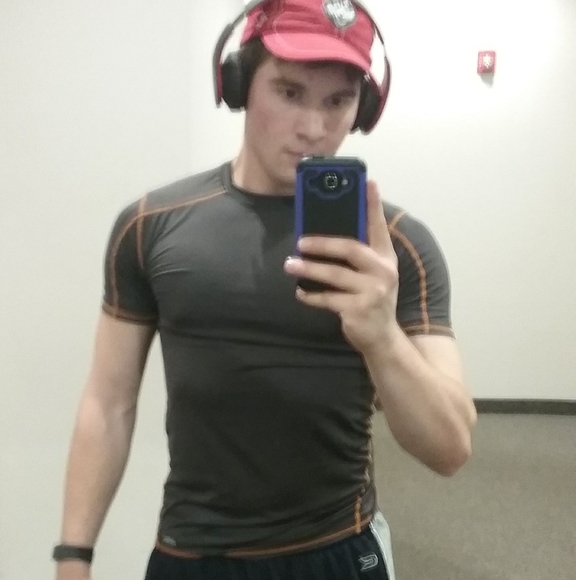 Profile Picture of Jared Clarke (@coldrise) on Poshmark
