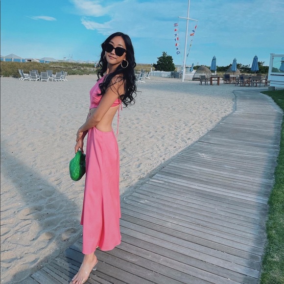 Profile Picture of Sorah H (@sorahscloset) on Poshmark