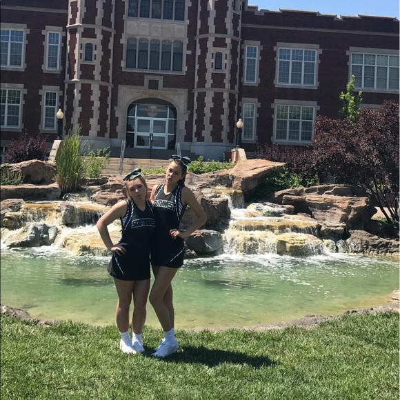 Profile Picture of Patches Oxford (@patches_oxford) on Poshmark