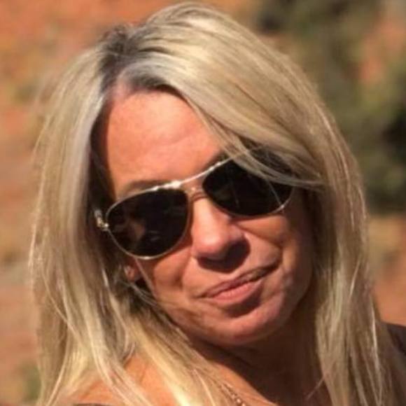 Profile Picture of Debra Desario-skydell (@debsky) on Poshmark