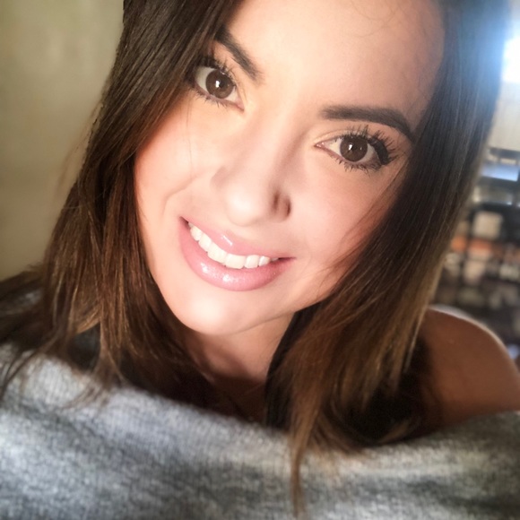 Profile Picture of Daniella Cauffiel (@dcauffiel) on Poshmark