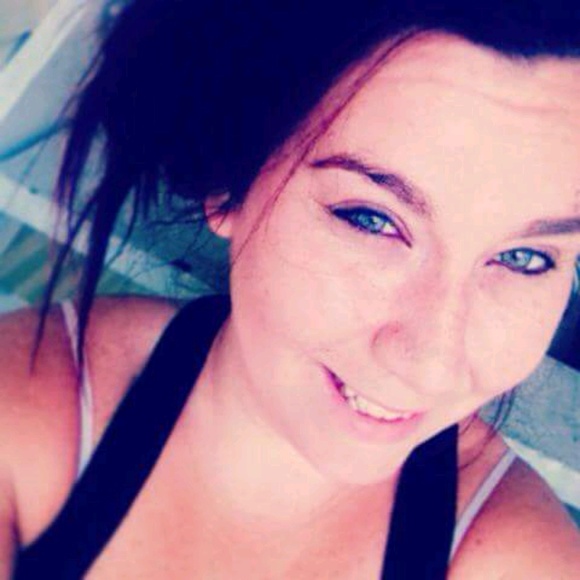 Profile Picture of Shannon Churches (@snchurches) on Poshmark