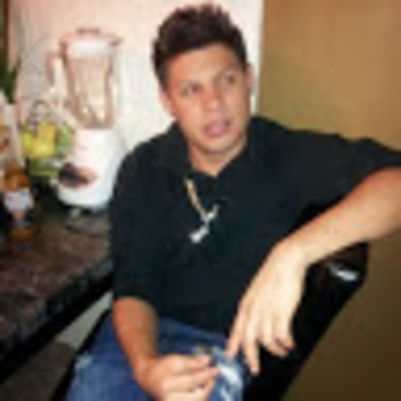 Profile Picture of Saul Cordova (@saulcordova503) on Poshmark