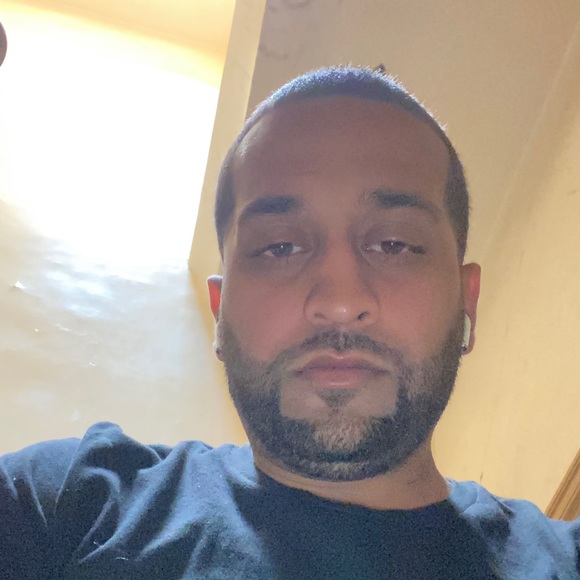 Profile Picture of Kerwin Bedase (@kerwinbedase92) on Poshmark