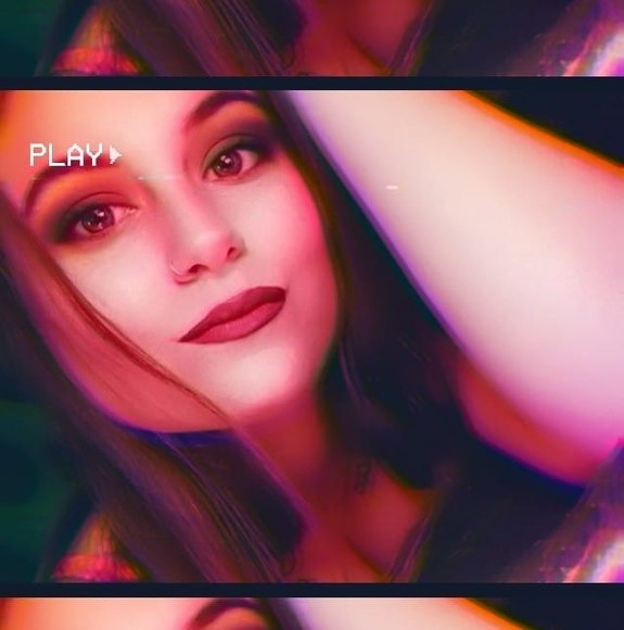 Profile Picture of Shawna Fleegle (@woohitsshawna) on Poshmark