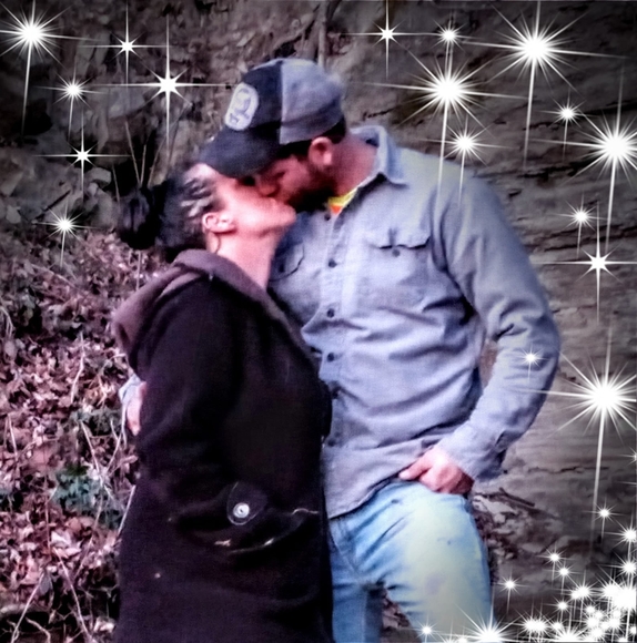 Profile Picture of Shawna Gillis (@shawnavincent84) on Poshmark