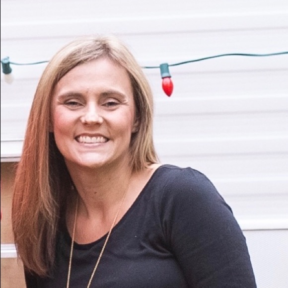 Profile Picture of Amanda Hubbard (@mander0209) on Poshmark
