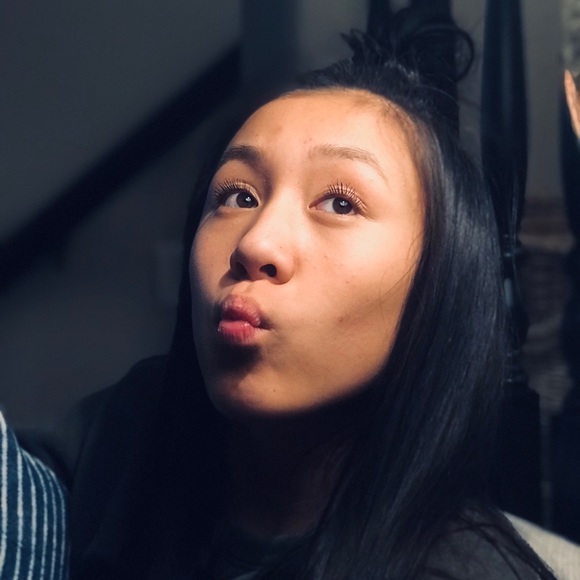 Profile Picture of Kylee Stanger (@kybear12345) on Poshmark