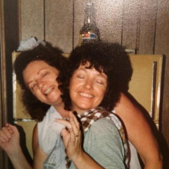 Profile Picture of Jeanie Lariscy (@jeanie1965) on Poshmark