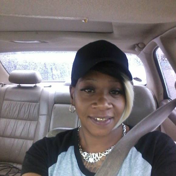 Profile Picture of Cleopatra Perry (@cleo78) on Poshmark