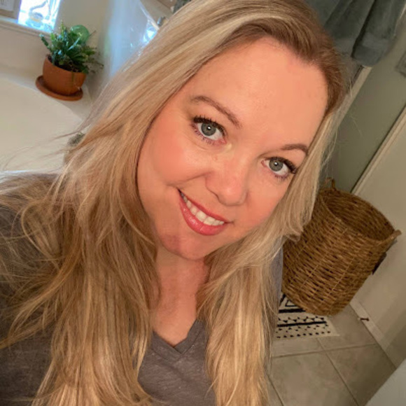 Profile Picture of Jamie Waszkiewicz (@jwaszkiewicz79) on Poshmark