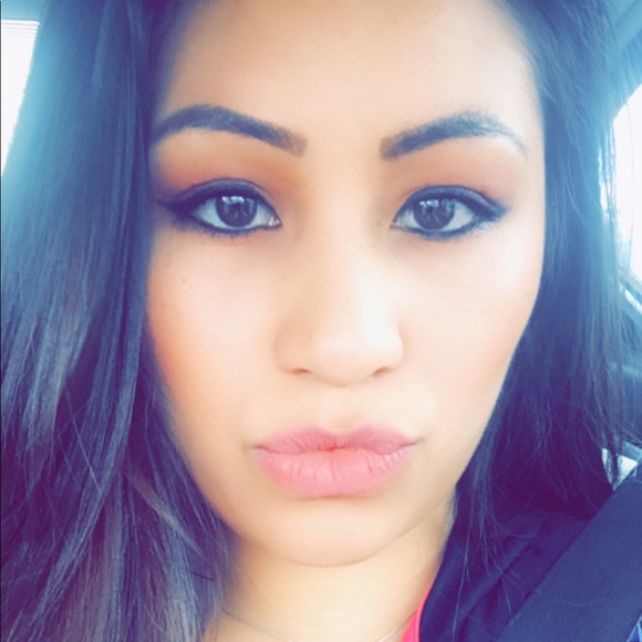 Profile Picture of Yolanda Arroyo (@yolanda9420) on Poshmark