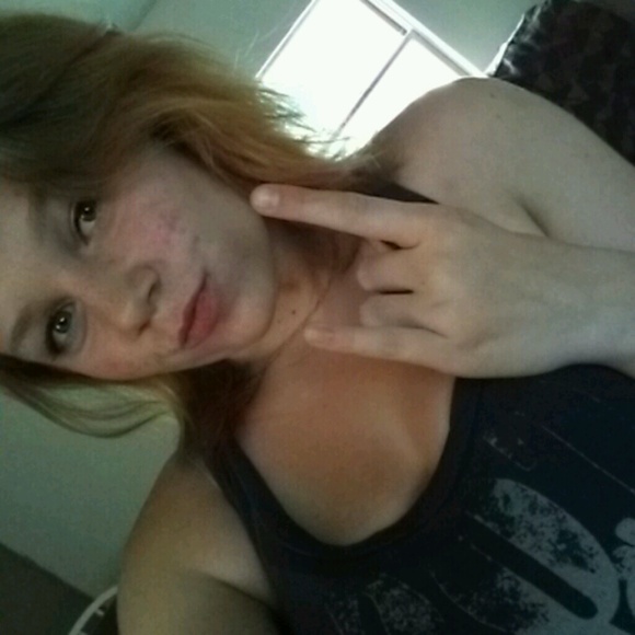 Profile Picture of Sara Vareberg (@vareberg) on Poshmark