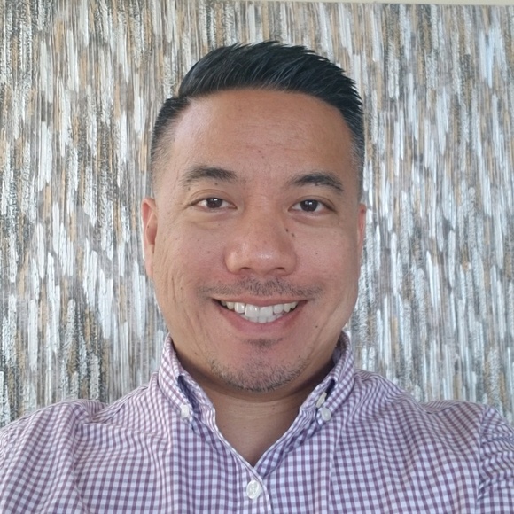 Profile Picture of Steve Torres (@stvos2k) on Poshmark