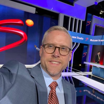 Profile Picture of Jon (@jonathanluehrs) on Twitter