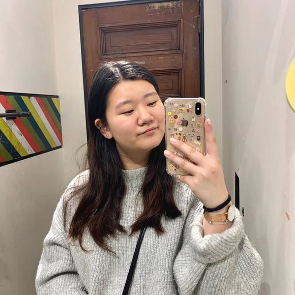 Profile Picture of Ellen Lin (@ellxnlin) on Poshmark