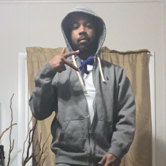 Profile Picture of Gavin Mciver (@jefelx) on Poshmark