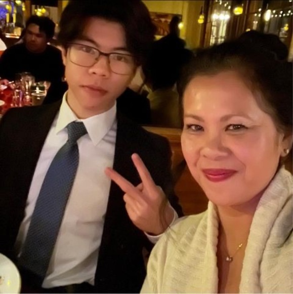 Profile Picture of Sopa Mocny (@jsjmocny) on Poshmark