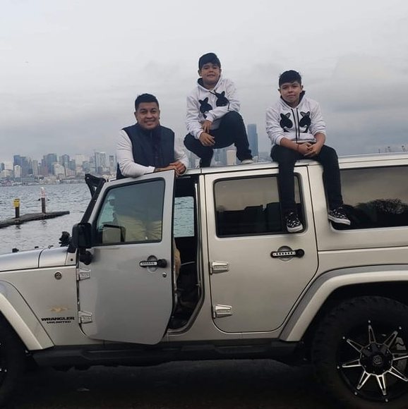 Profile Picture of Charly Alvarez (@charlyalvarez) on Poshmark