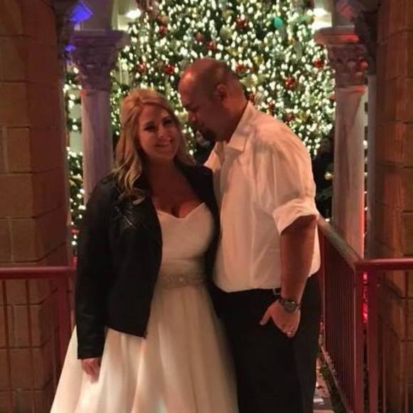 Profile Picture of Amanda Mckeague (@amandagwoods) on Poshmark