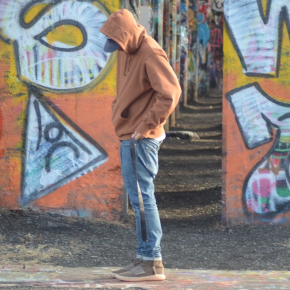 Profile Picture of Andrew Fernandes (@andrewfern8) on Poshmark