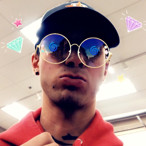 Profile Picture of Omar Siddiq (@kingomar) on Poshmark