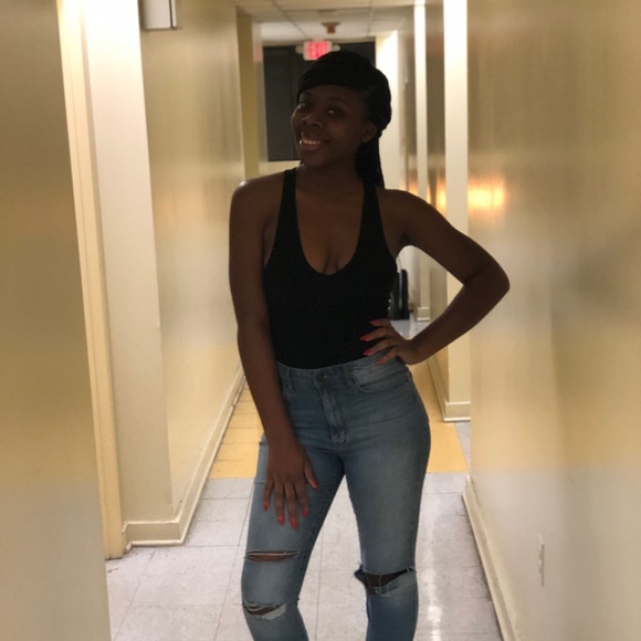 Profile Picture of Georgeann Holloway (@hollowayg01) on Poshmark