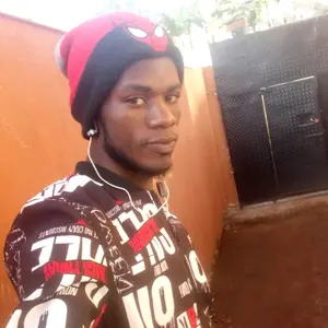 Profile Picture of Kizza Aron (@kizzaaron6) on Tiktok