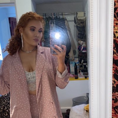 Profile Picture of Jas (@_jasminehoward) on Twitter