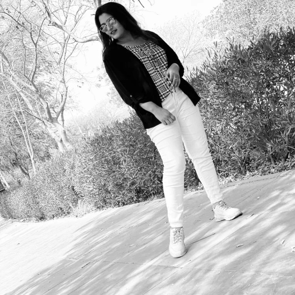 Profile Picture of Lalitapanwar Lalitapanwar (@lalitapanwar) on Poshmark