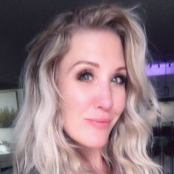 Profile Picture of Michele Matkovich (@michelematkov) on Poshmark