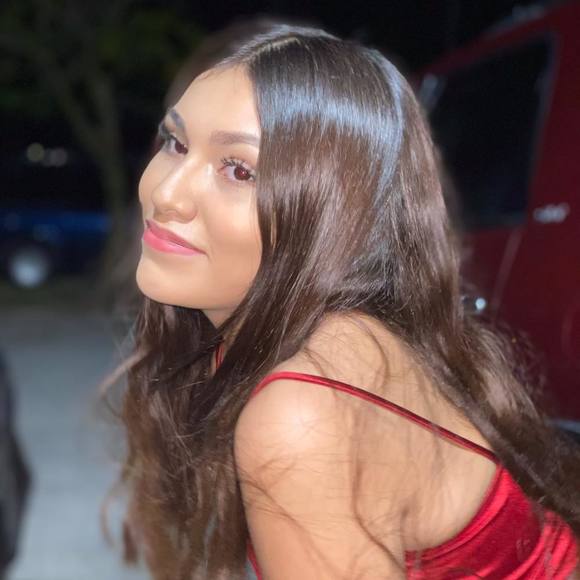Profile Picture of Cecilia Guerrero (@wassap_people) on Poshmark