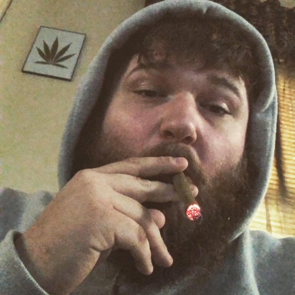 Profile Picture of Mike Boxx (@mikeboxx) on Poshmark