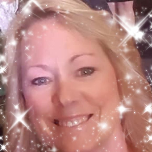 Diane Feistel - Poshmark Profile Picture of Diane Feistel (@dfeistel) on Poshmark