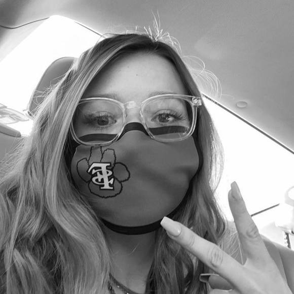 Profile Picture of Zoie Joles (@zoiejoles) on Poshmark