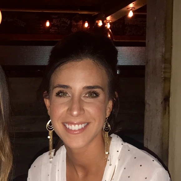 Profile Picture of Renee Bockenstedt (@rlb847) on Poshmark