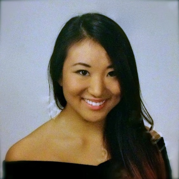 Profile Picture of Eunnice Lee (@eunnice) on Poshmark