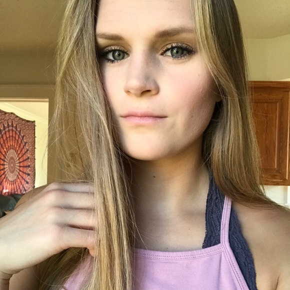 Profile Picture of Jessica Eischen (@jessica_eischen) on Poshmark