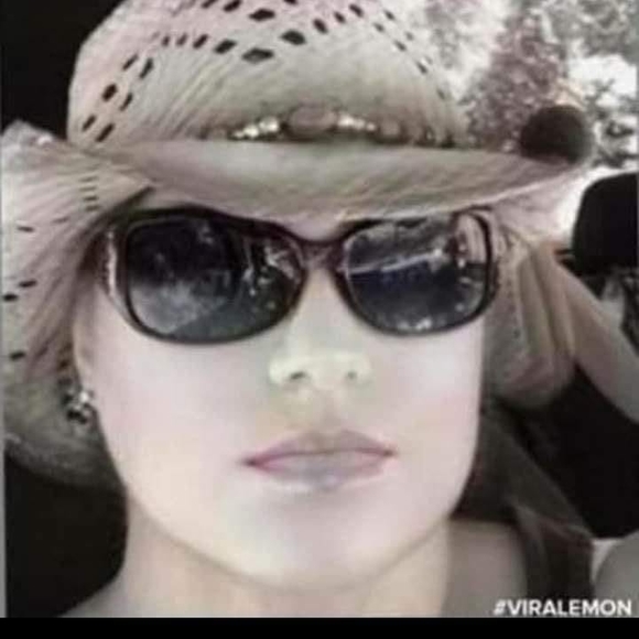 Profile Picture of Tina Peterson-reeves (@cbr1972) on Poshmark