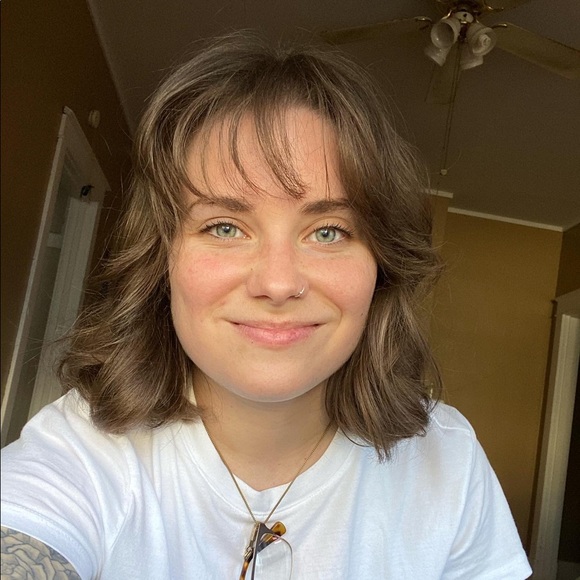 Profile Picture of Jordan Hebert (@jordanhebert208) on Poshmark