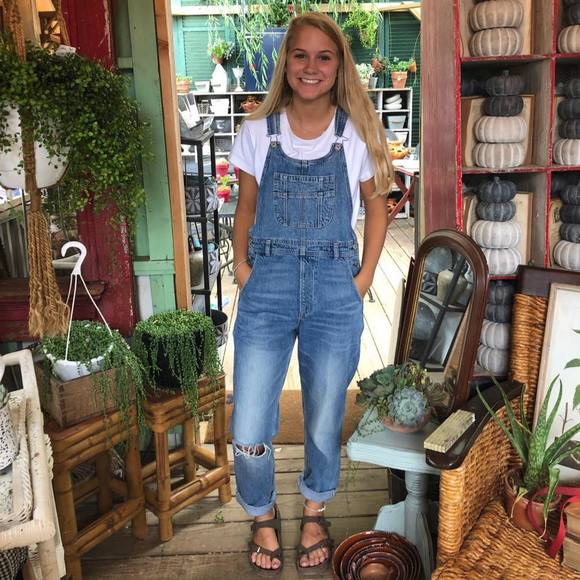 Profile Picture of Jordan Barling (@hoppingfrog202) on Poshmark