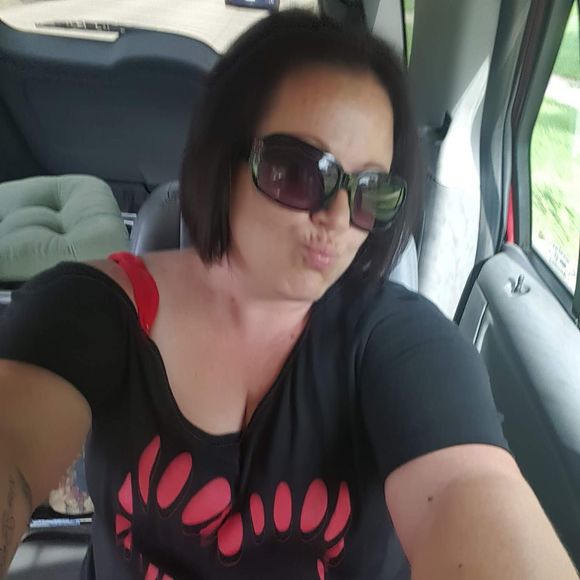 Profile Picture of Christal Derry (@auntie38) on Poshmark