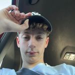 Profile Picture of Aarón Martínez (@14aaroon_) on Instagram