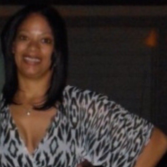 Latania Long - Poshmark Profile Picture of Latania Long (@ttlong32) on Poshmark