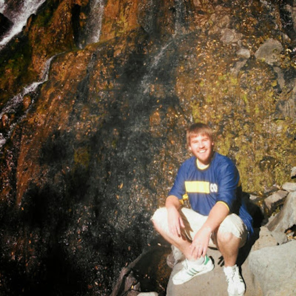 Profile Picture of John Gallagher (@rehgallag05) on Poshmark