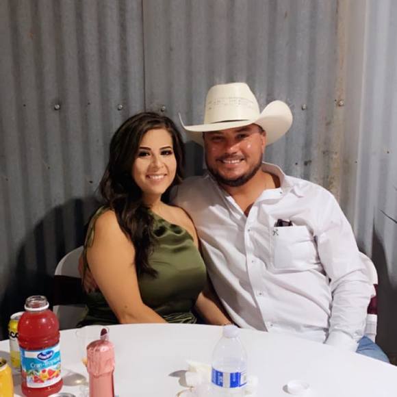 Profile Picture of Debbie Saenz (@debbiesaenz985) on Poshmark