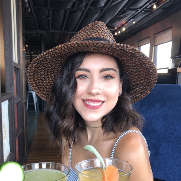 Profile Picture of Danielle Frishman (@daniellefrish) on Poshmark